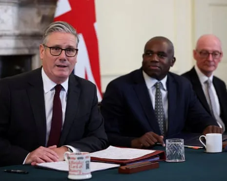 Starmer to Chair Cabinet Meeting Amid Growing Tensions After Exit of Senior Adviser
